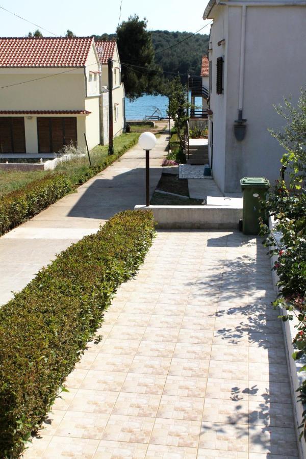 Apartments By The Sea Brgulje, Molat - 6241 Luaran gambar