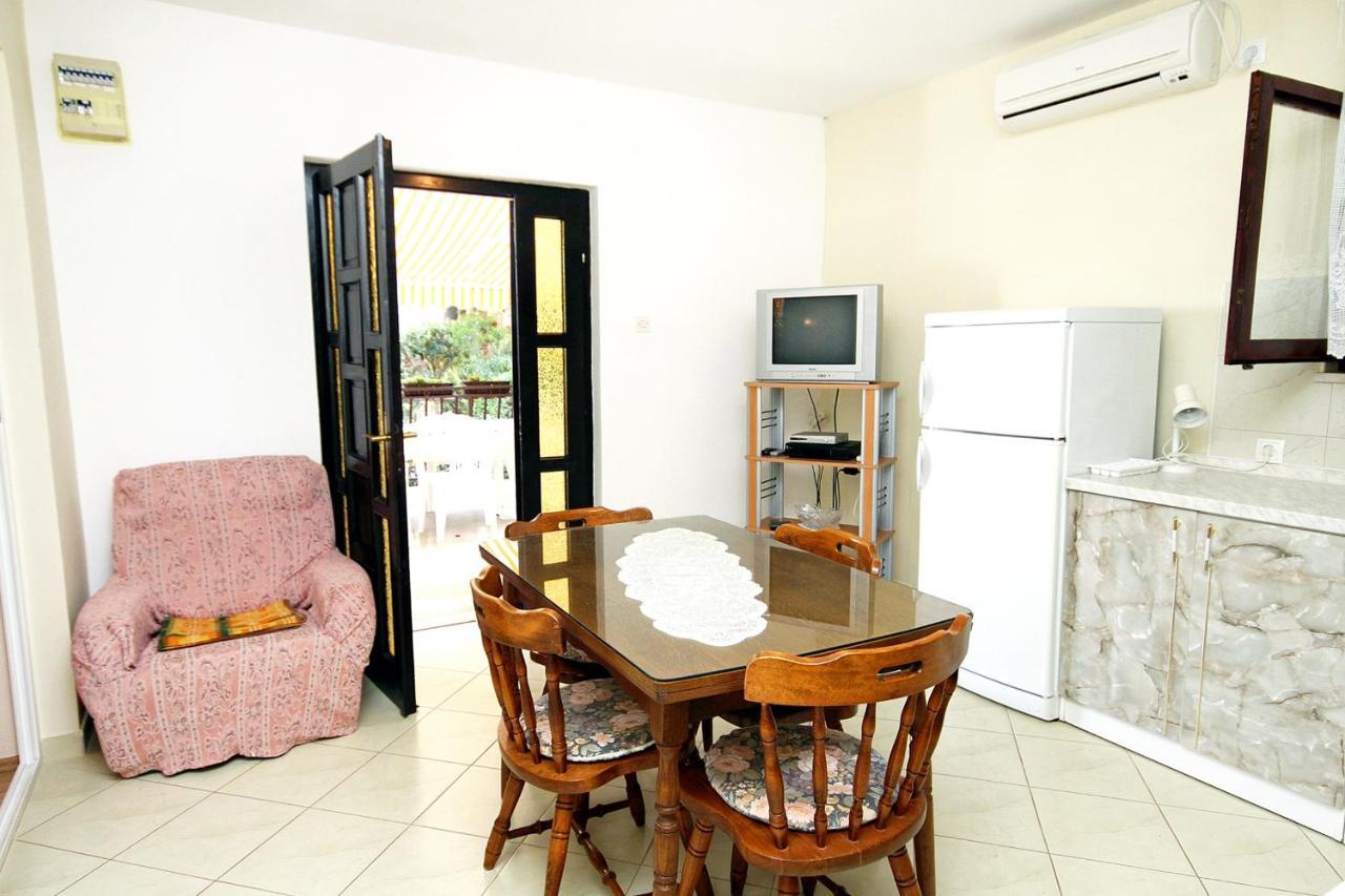 Apartments By The Sea Brgulje, Molat - 6241 Luaran gambar