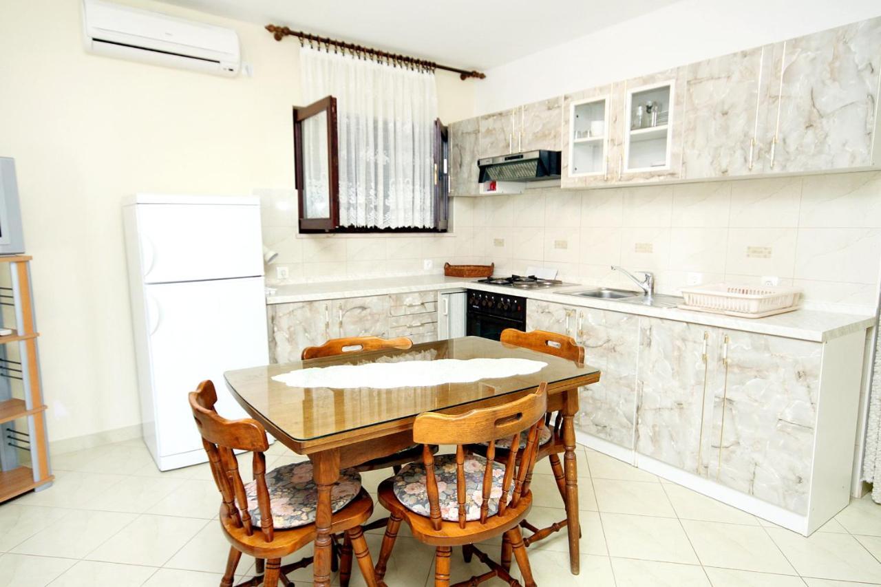 Apartments By The Sea Brgulje, Molat - 6241 Luaran gambar