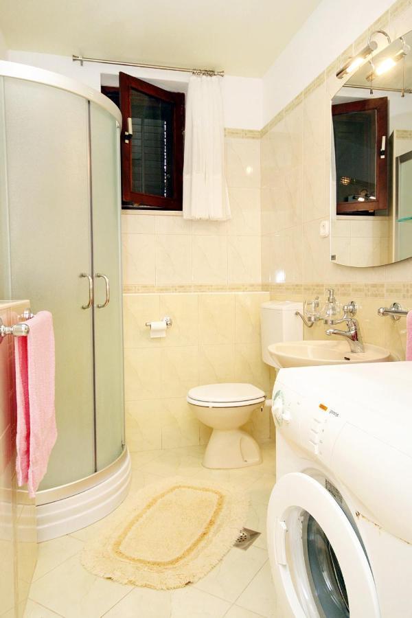 Apartments By The Sea Brgulje, Molat - 6241 Luaran gambar